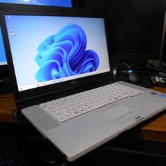 ノートパソコン 富士通 LIFEBOOK Windows11 i...