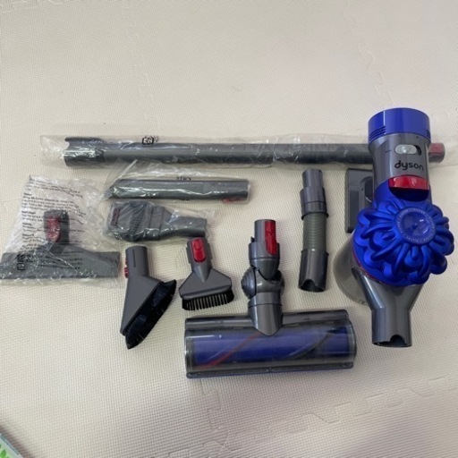 美品　ダイソン コードレスクリーナー 掃除機　SV11 稼動品　付属品付き ダイソン V7 SV11 tower スタンド付コードレスクリーナー 掃除機