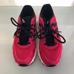 adidas スニーカー　女性　23.5cm ピンク　赤