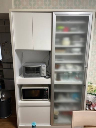 【値下げ！】真っ白な食器棚