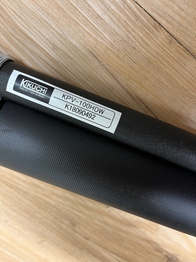kikuchi  壁掛プロジェクタースクリーン　100型