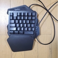 ゲーミング用片手キーボードとマウスのセット