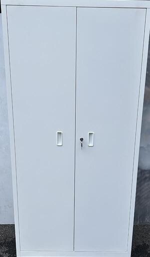 ニトリ2枚扉ロッカー　鍵付き