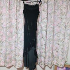 黒のファー冬用ドレス