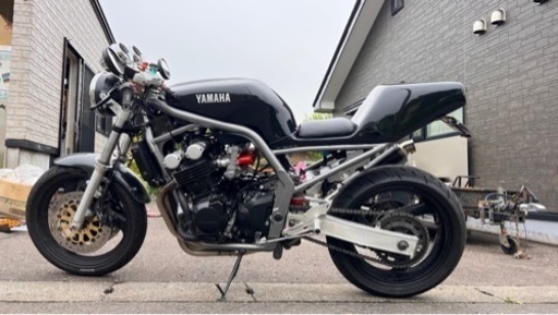 YAMAHA FZ400 FCRキャブ　カスタム　ヤマハ　早期取り引き値下げ可。