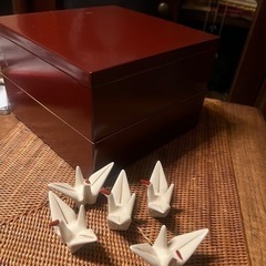 2段お重箱と昭和のおめでたい鶴の箸置き