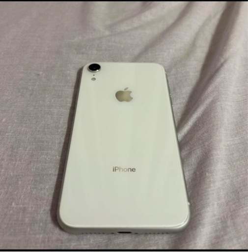 iPhone XR White 128 GB sim フリー画面上部(受話口付近)が少し割れ