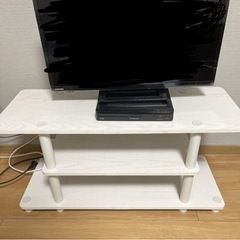 テレビボード　白