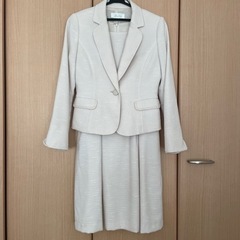 白スーツ　9号