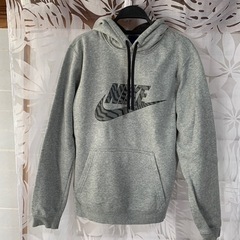 値下げ😀NIKEパーカー