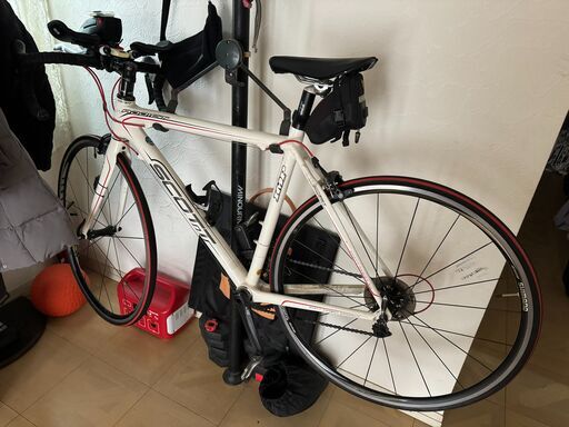ロードバイク：SCOTT ADDICT R4