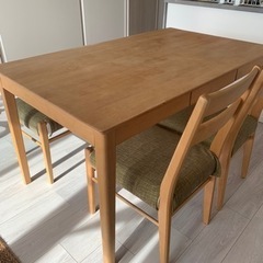 【ネット決済】2月末まで出品:テーブルと椅子3脚セット!