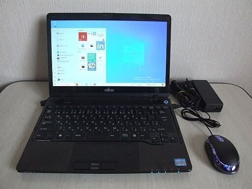 高速SSD240GB搭載　13.3型ワイド液晶　第二世代 Core i5 2520M FUJITSU LIFEBOOK SH56/E ノートパソコン （4131）