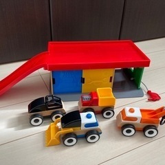IKEA 車4台&駐車場　おもちゃ
