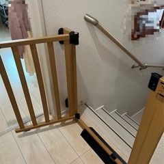 ベビーゲート　安全柵　階段使用可能タイプ