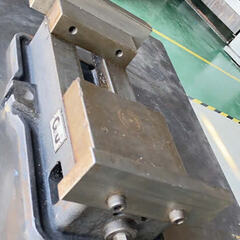 バイス（932）（934）