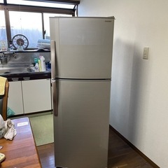 シャープ2ドア冷蔵庫228L 2013年製造（取引中）