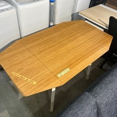 配達可【ダイニング　テーブル　机】【IKEA】クリーニング済み【...