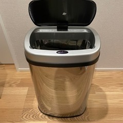 【引渡先決まりました】47lゴミ箱　電池式センサー