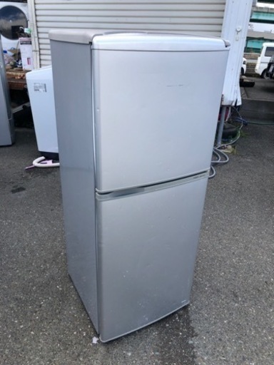 福岡市内配送設置無料　AQUA アクア AQR-141A-SB [冷蔵庫(137L・右開き）シルバーベーシック]