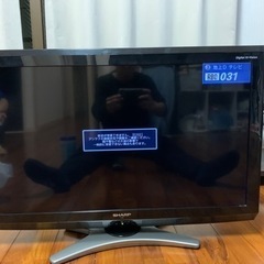 テレビ　32型　2010年発売　シャープ