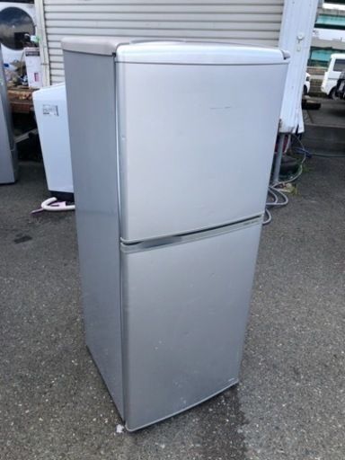 福岡市内配送設置無料　AQUA アクア AQR-141A-SB [冷蔵庫(137L・右開き）シルバーベーシック]