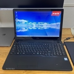 富士通のパソコン 15.6インチ 1TB 美品