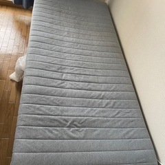 IKEAのシングルベッド