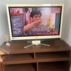 32インチ液晶テレビ、テレビ台