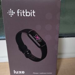 新品  未使用  Fitbit  luxe