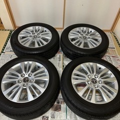 美品 トヨタ90ノアSG純正ホイールタイヤセット ナット付き 新車外し品】トヨタ 90 ノア ハイブリッド S-G 純正 16in 6J +40
