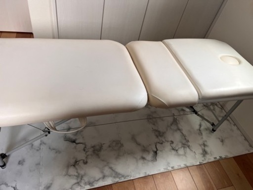 折りたたみマッサージベッド\u0026使い捨てスリッパ