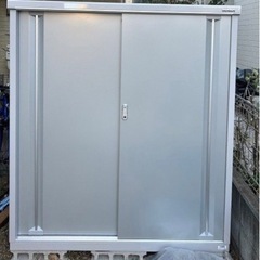 イナバ物置 中型倉庫　物置