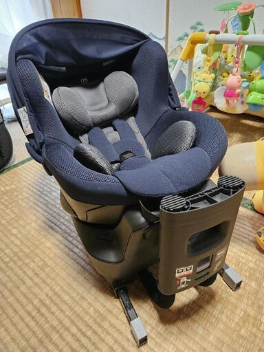 お取引中。エールベベ クルット4i プレミアムドライ ISOFIX 回転式 チャイルドシート