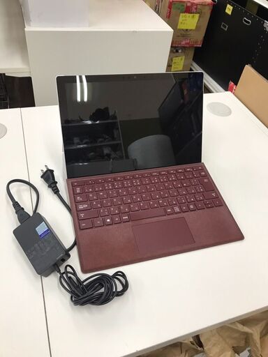 タブレットPC　マイクロソフト　Core i5 256GB　1796