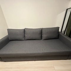 ソファーベッドとサイドテーブル（IKEA）