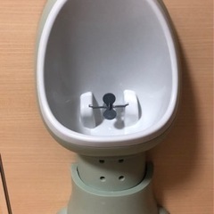 男の子トイレ(カエル？クマ？)