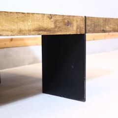 アメリカのファニチャーブランドbina(ビーナ) ALEC(アレック) コーヒーテーブル。廃材を細かく張り合わせた味のある風合いが魅力のセンターテーブル。ビンテージやインダストリアルなインテリアに♪