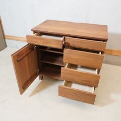 ISSEIKI(一生紀)のBASK(バスク)ウォールナット材 サイドボードです