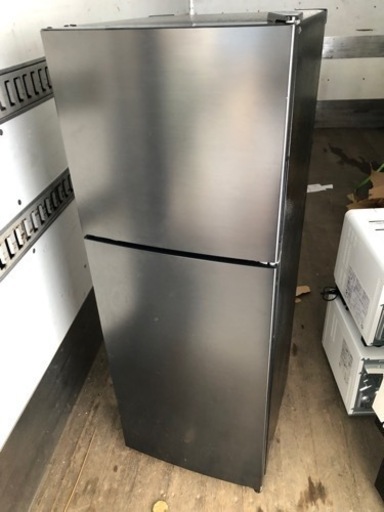 福岡市内配送設置無料　2021年式　冷蔵庫 小型 2ドア ひとり暮らし 一人暮らし 138L コンパクト 右開き オフィス 単身 黒 ガンメタリック MAXZEN JR138ML01GM！