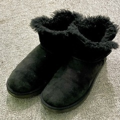 UGG アグ ムートンブーツ ベイリーボタン チェスナット 黒 ...