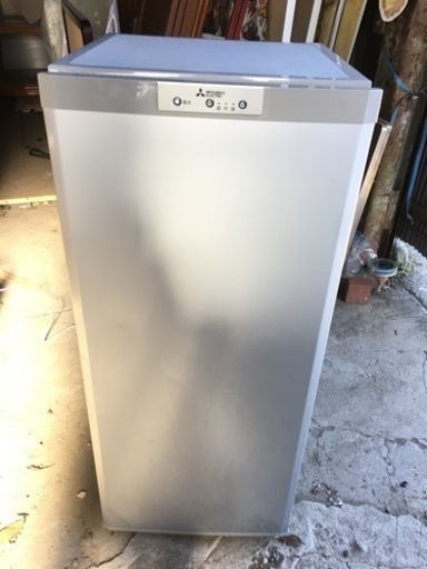 冷凍庫　121L 2017年式