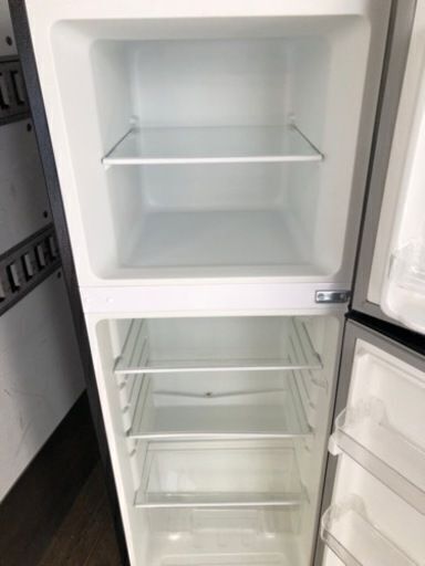 【福岡市限定】1人暮らし向き 高年式 冷凍冷蔵庫 ブラック 138L 配送無料♬ 福岡市限定】1人暮らし向き 高年式 冷凍冷蔵庫 ブラック 138L