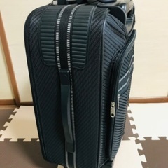 新しい旅行用スーツケース