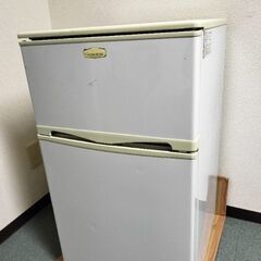 冷蔵庫（冷凍つき） 約100L