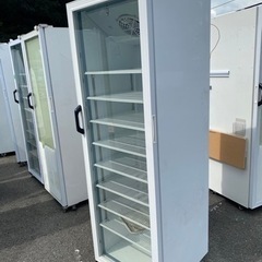 中古冷蔵ショーケースになります。