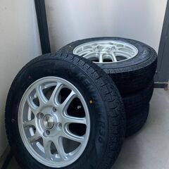 23年製スタッドレスタイヤ+アルミホイール4本セット　実走行300㎞以下