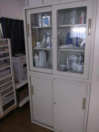 美品　NAIKI製 スチール書庫 引戸書庫+ガラス引戸書庫 国産 完成品 奥深タイプ セット都内送料無料