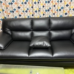 🔴画像みて即決の方１2万円🔴美品です✨✨レザー仕様赤４人掛け、黒３人掛けガラステーブルソファセット