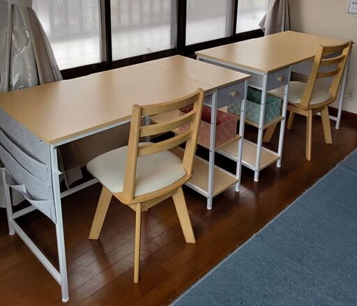 新しい机と椅子を売ります